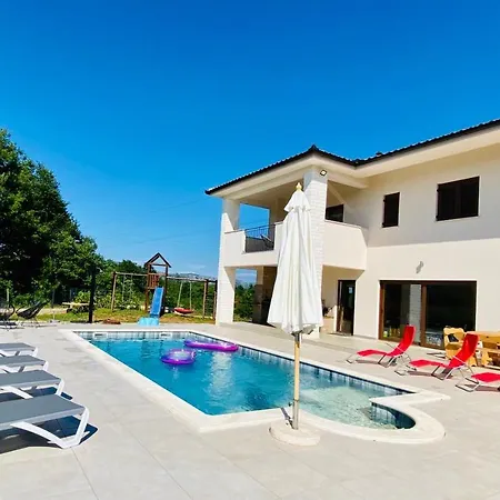 Villa Fluggi Near Labin Santalezi Exterior photo