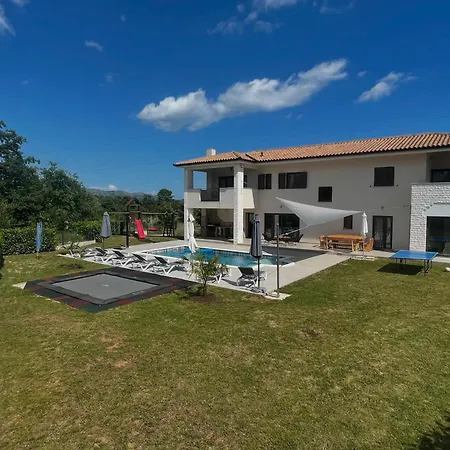 Villa Fluggi Near Labin Santalezi Exterior photo