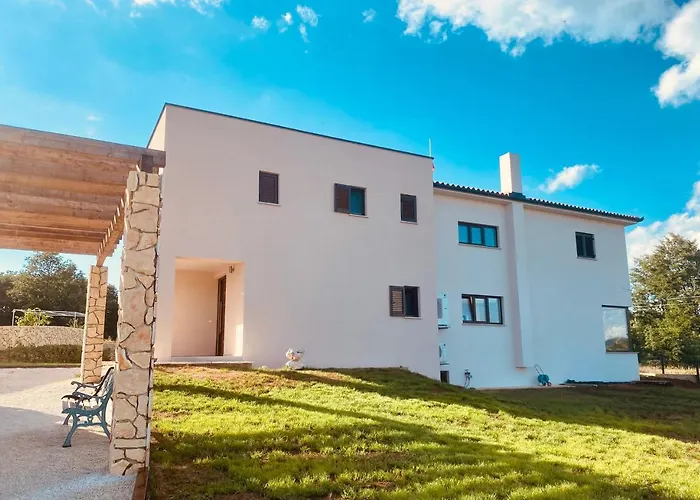 Villa Fluggi Near Labin