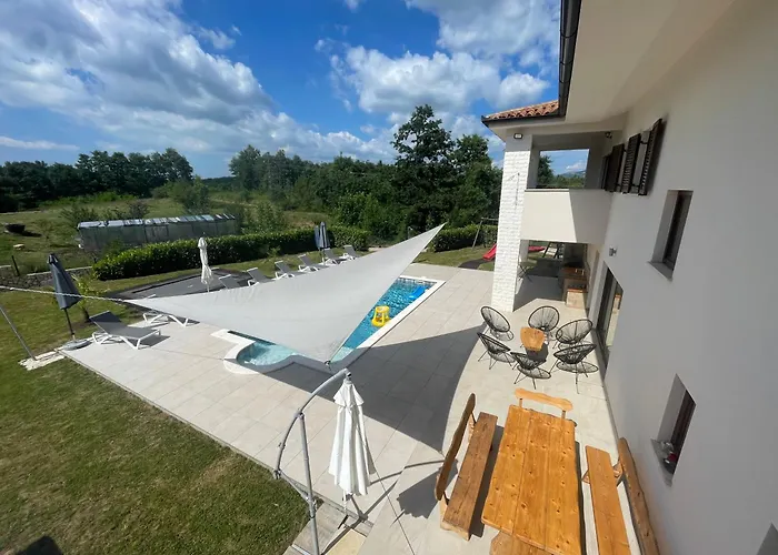 Villa Fluggi Near Labin