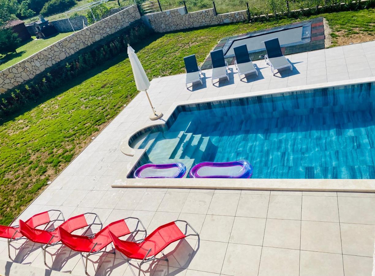 Villa Fluggi Near Labin Santalezi