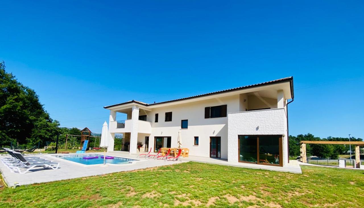 Fluggi Near Labin Villa *