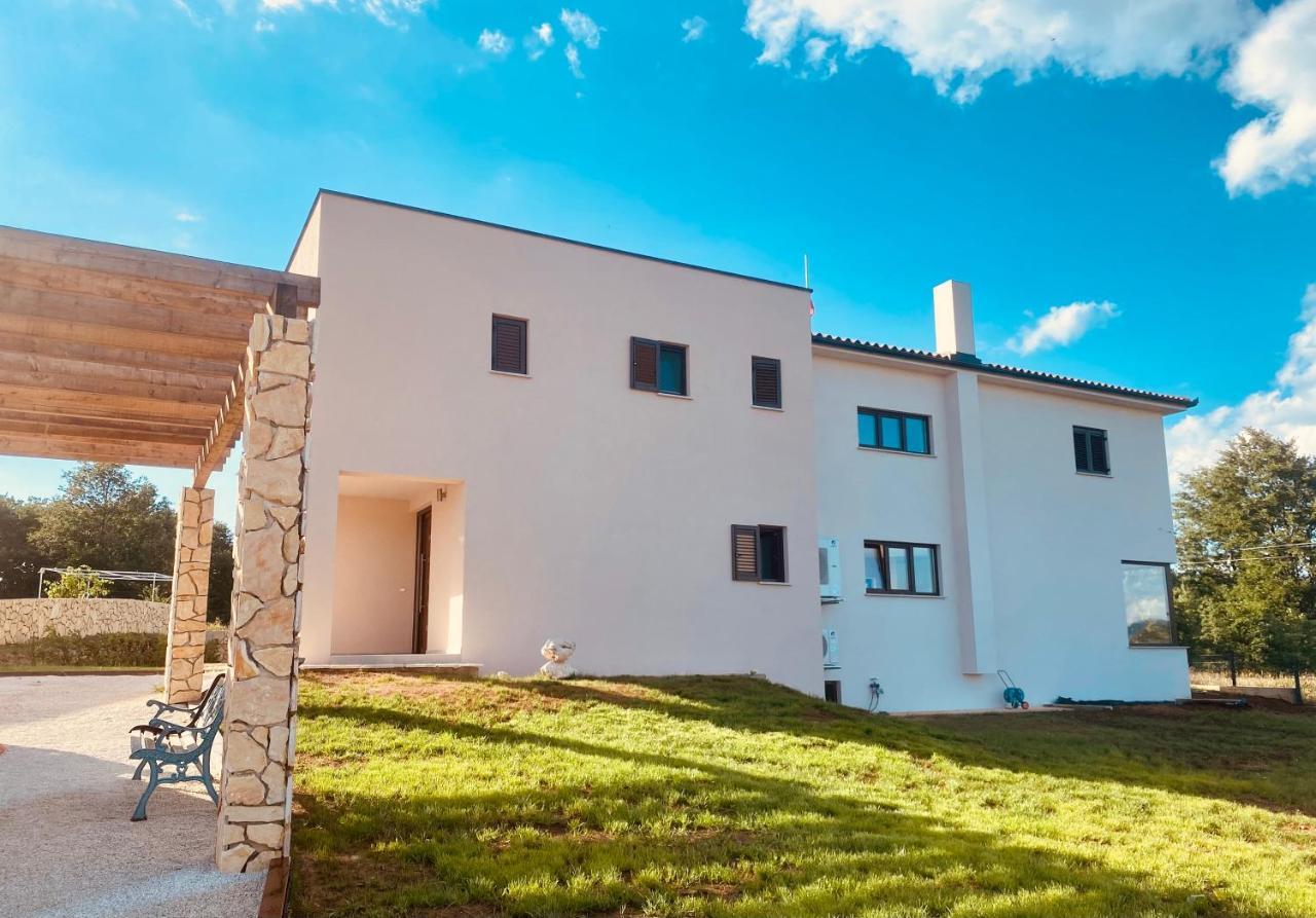 Villa Fluggi Near Labin Santalezi