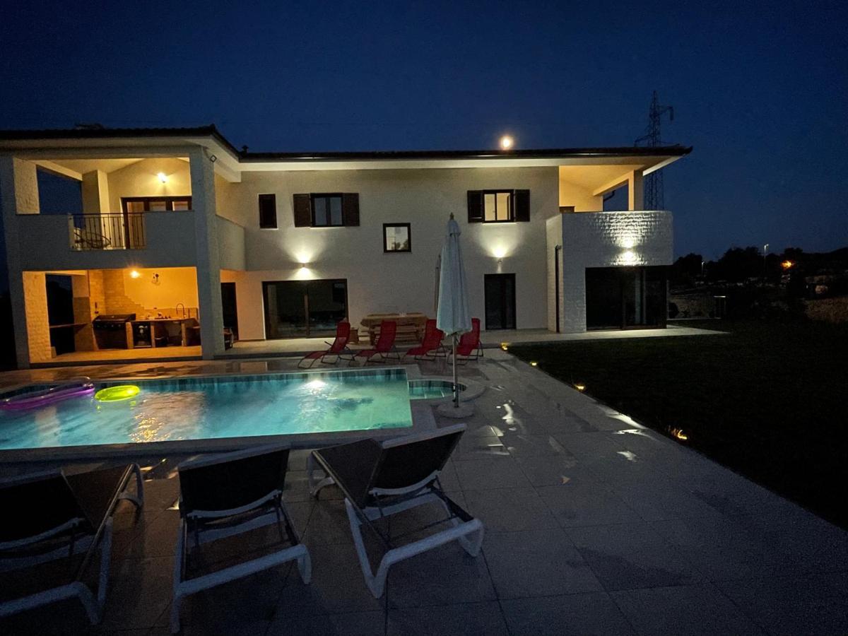 Fluggi Near Labin Villa