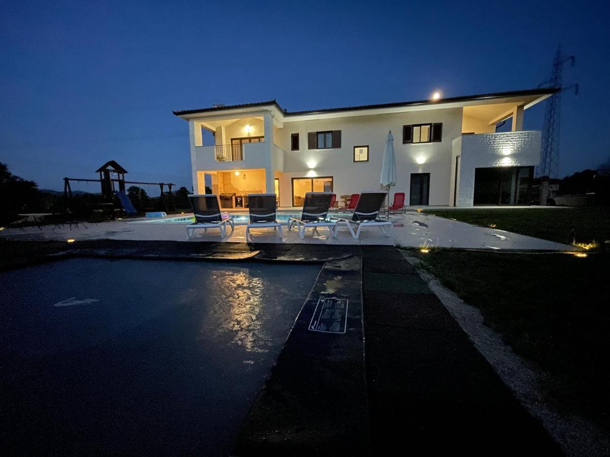 Villa Fluggi Near Labin *
